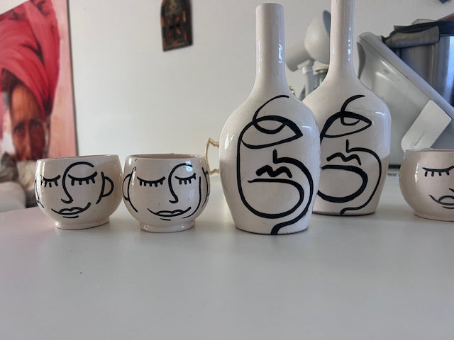 Set de Cerámica Artesanal Decorativa – Estilo Artístico Minimalista